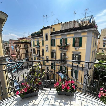Domus Luca - Central Rooms In The Heart Of Naples Extérieur photo