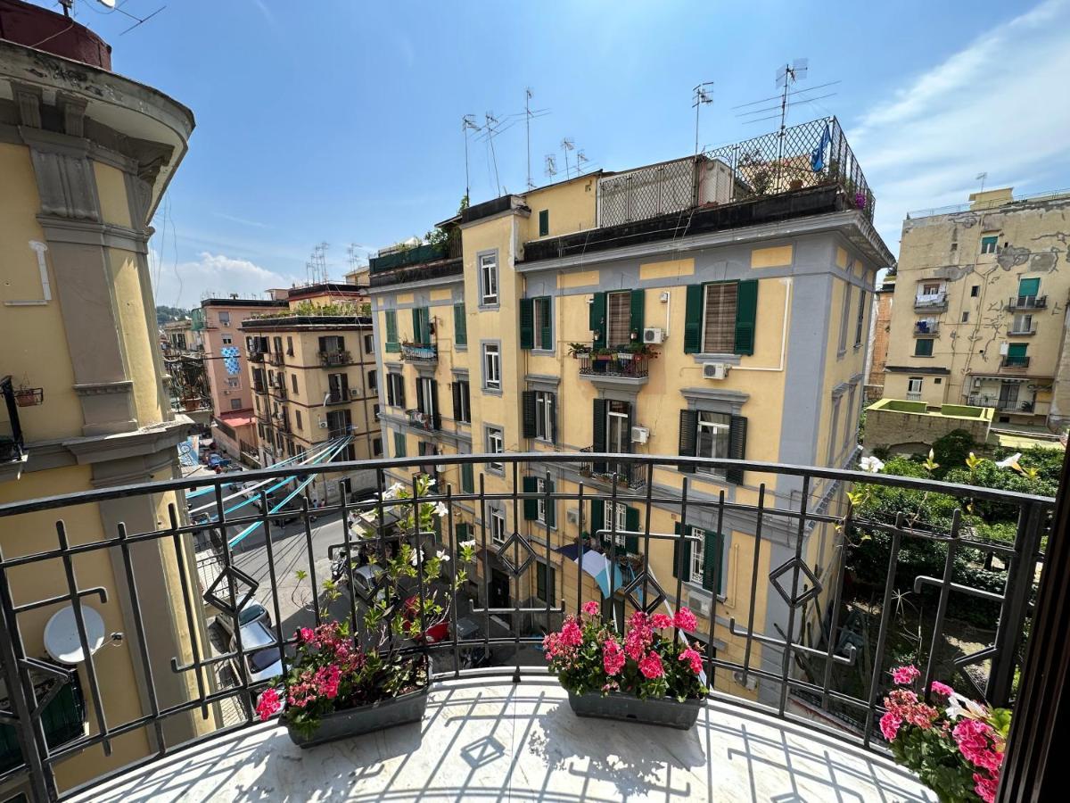 Domus Luca - Central Rooms In The Heart Of Naples Extérieur photo