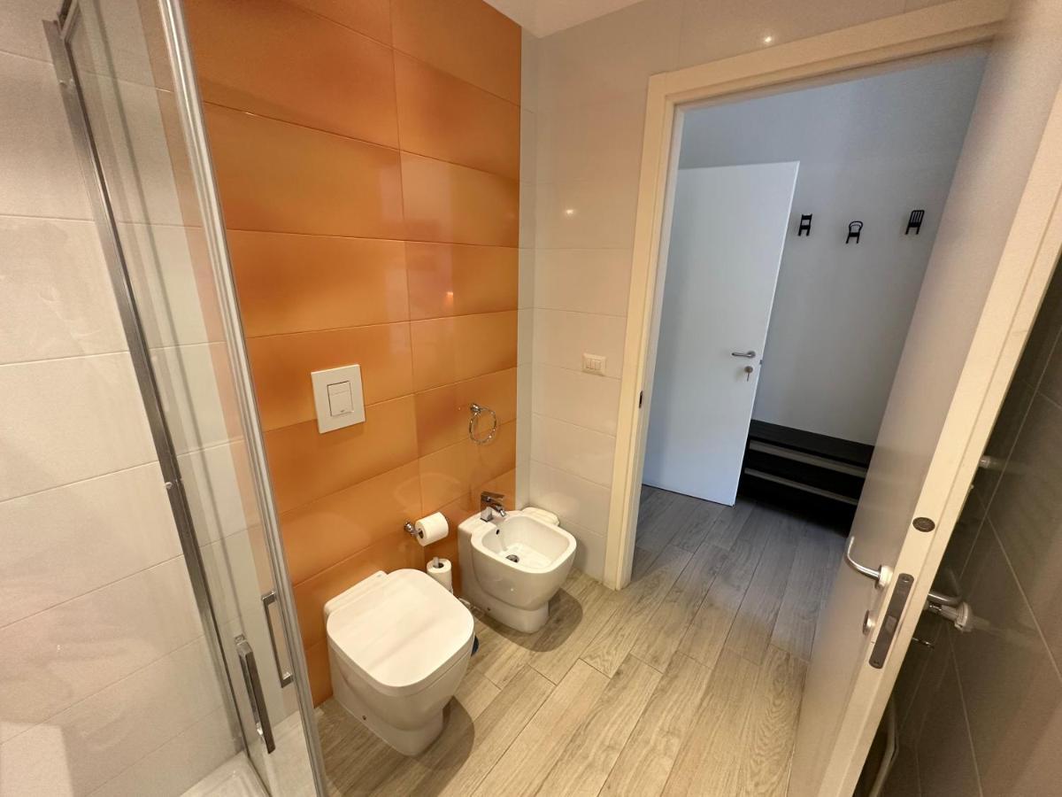 Domus Luca - Central Rooms In The Heart Of Naples Extérieur photo
