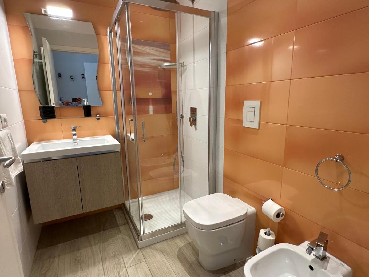 Domus Luca - Central Rooms In The Heart Of Naples Extérieur photo