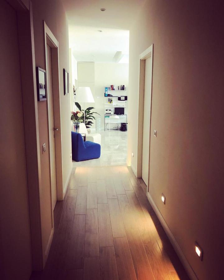 Domus Luca - Central Rooms In The Heart Of Naples Extérieur photo