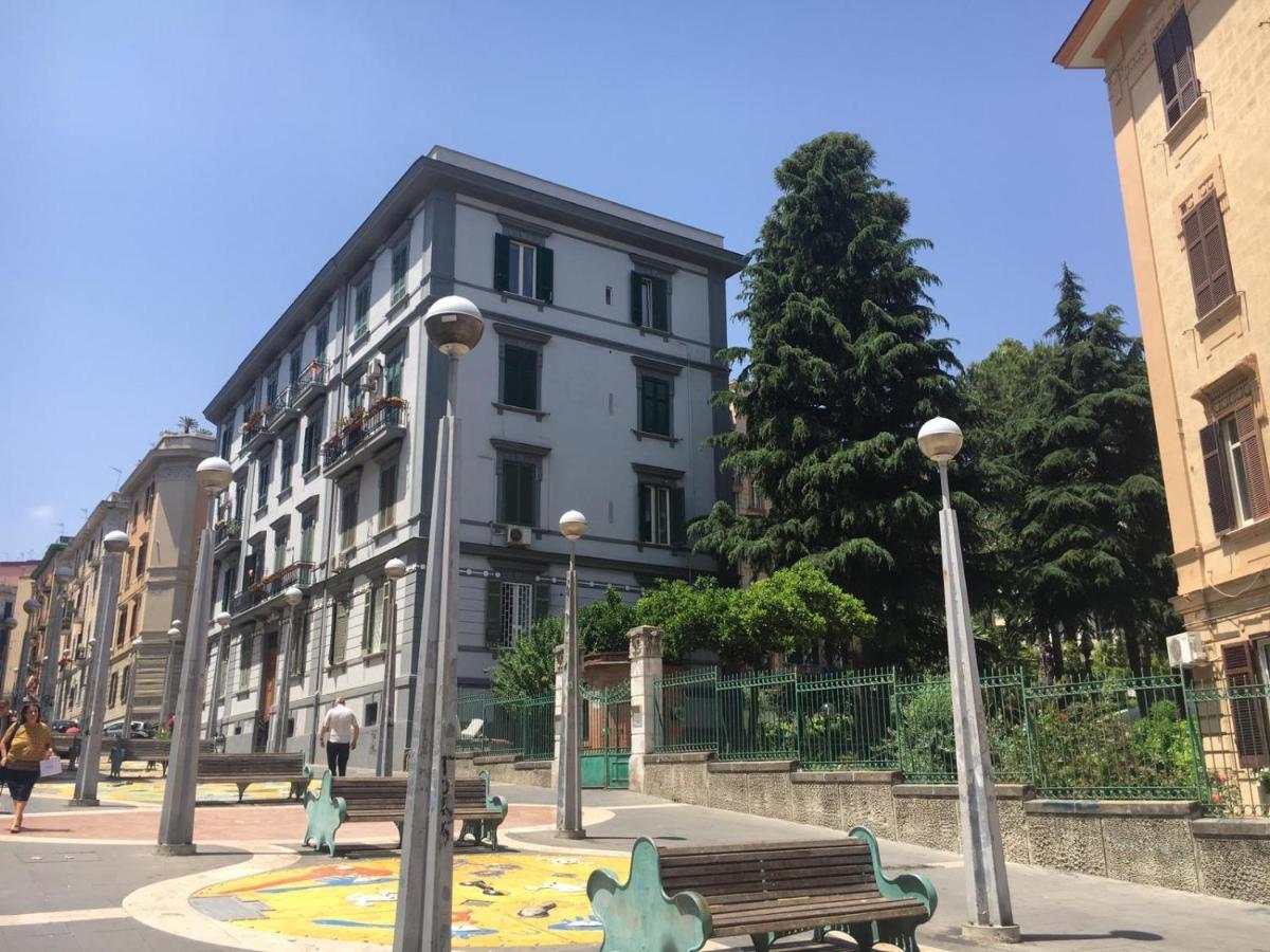 Domus Luca - Central Rooms In The Heart Of Naples Extérieur photo