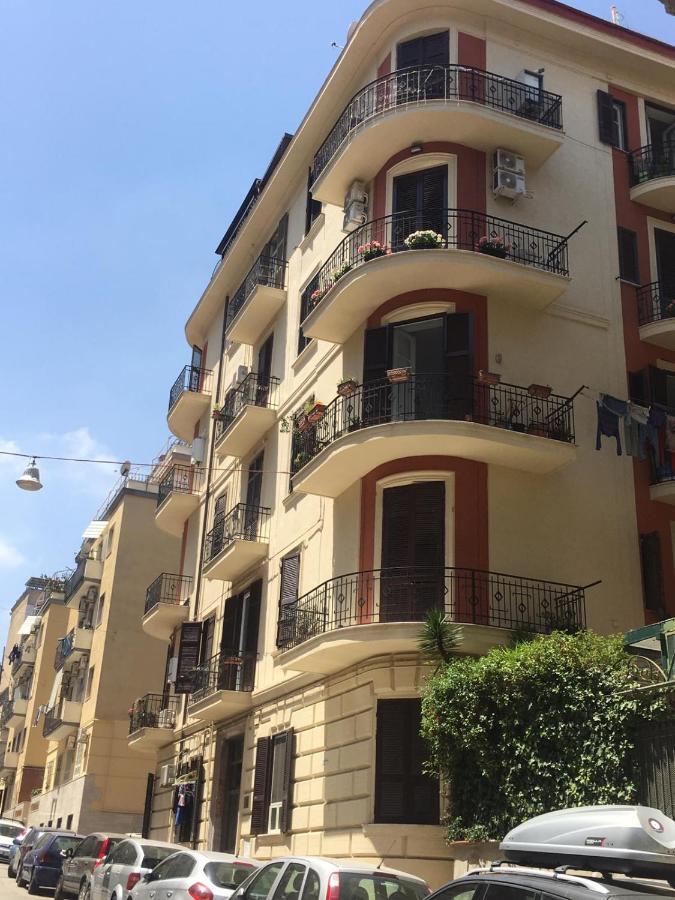 Domus Luca - Central Rooms In The Heart Of Naples Extérieur photo